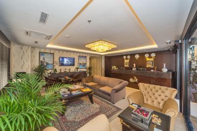 آپریلیس گلد هتل