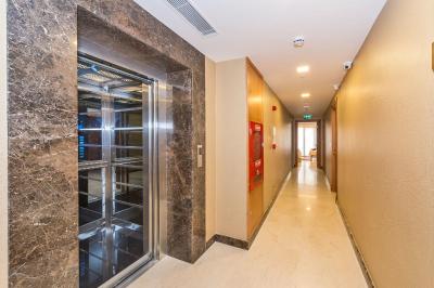 آپریلیس گلد هتل