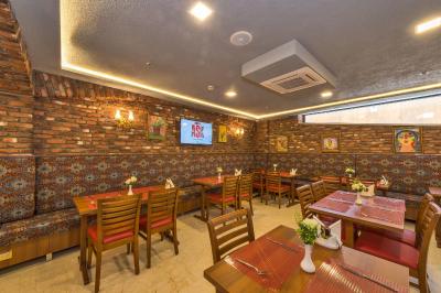 آپریلیس گلد هتل