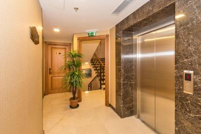 آپریلیس گلد هتل