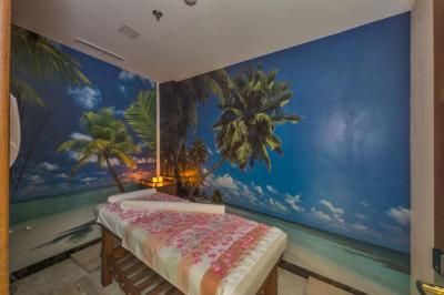 آپریلیس گلد هتل