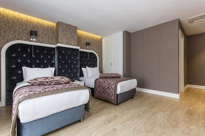 دنسیتی هتل اند اسپا