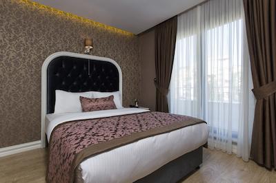 دنسیتی هتل اند اسپا