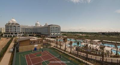 ادلیا الیت ریزورت