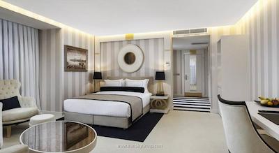 رامادا هتل اند سوئیت شیشلی