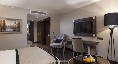 رامادا هتل اند سوئیت شیشلی