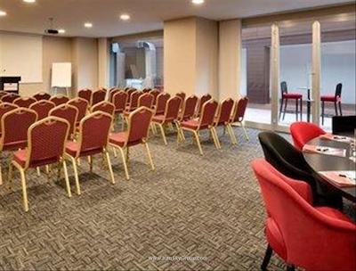 رامادا هتل اند سوئیت شیشلی