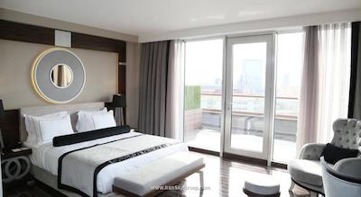 رامادا هتل اند سوئیت شیشلی