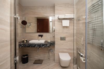 کی ام ام هتل