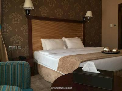 کینگز پارک هتل