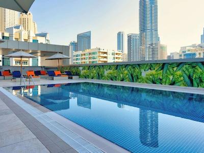 د فرست کالکشن مارینا