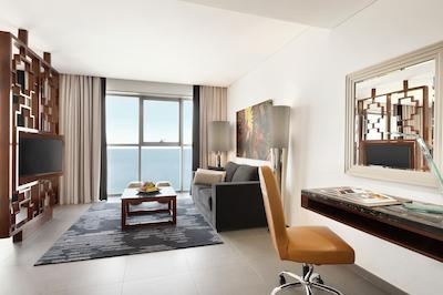 د فرست کالکشن مارینا