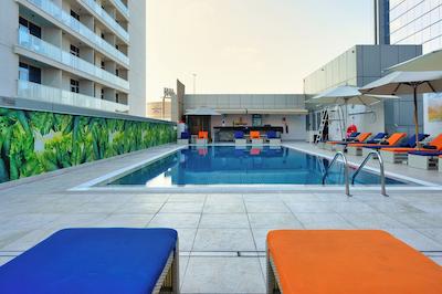 د فرست کالکشن مارینا