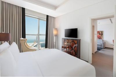 د فرست کالکشن مارینا