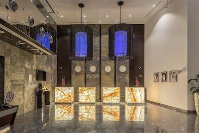 د فرست کالکشن مارینا