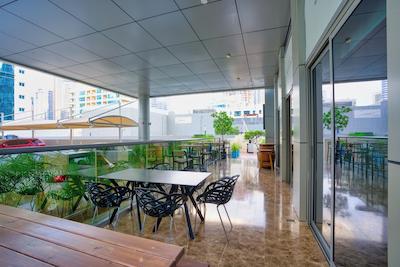 د فرست کالکشن مارینا