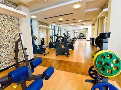 گرین لیک سرویسد آپارتمان-تاورز