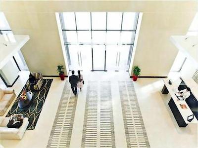 گرین لیک سرویسد آپارتمان-تاورز