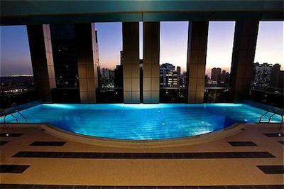 گرین لیک سرویسد آپارتمان-تاورز