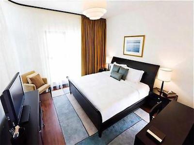 گرین لیک سرویسد آپارتمان-تاورز