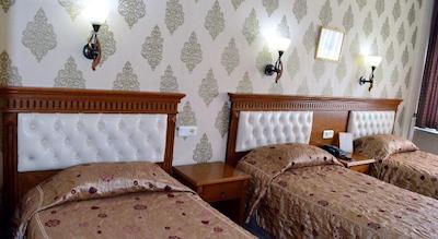 ابرو آنتیک هتل