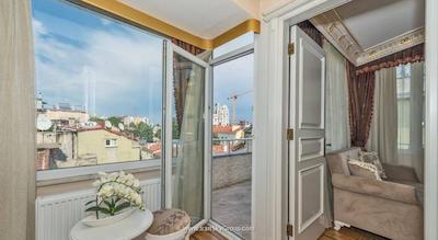 آی ‌کیو هاوسز آپارتمان