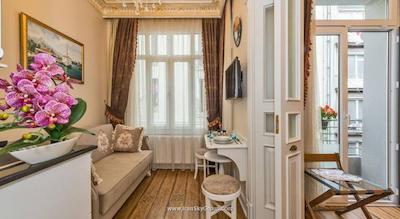 آی ‌کیو هاوسز آپارتمان