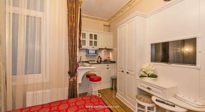 آی ‌کیو هاوسز آپارتمان