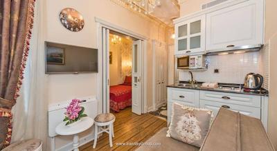 آی ‌کیو هاوسز آپارتمان