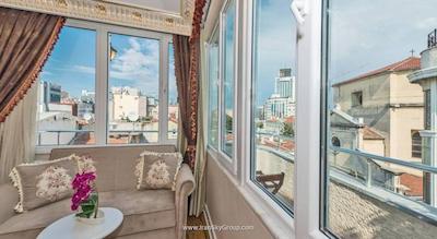 آی ‌کیو هاوسز آپارتمان