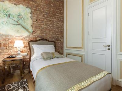 هتل پرا پارما