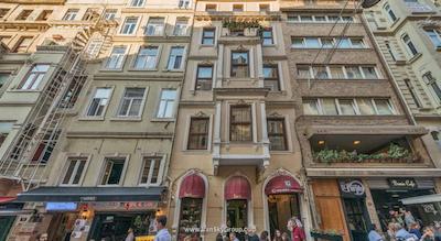 آی ‌کیو هاوس میس