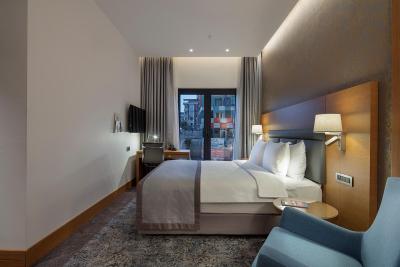 هالیدی این استانبول-توزلا بی