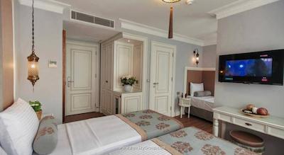 ریموند بلو هتل