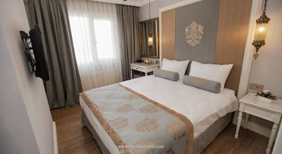 ریموند بلو هتل