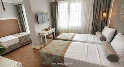 ریموند بلو هتل