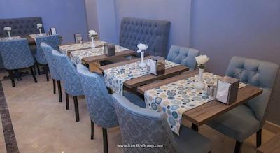 ریموند بلو هتل