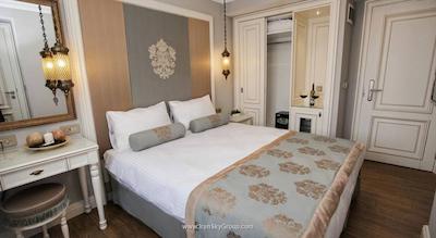 ریموند بلو هتل