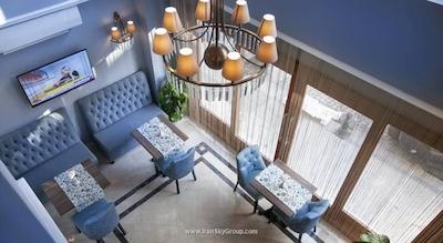 ریموند بلو هتل