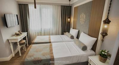 ریموند بلو هتل