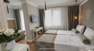 ریموند بلو هتل