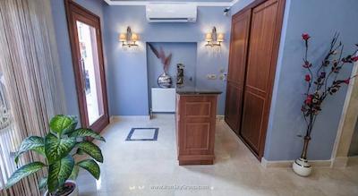 ریموند بلو هتل