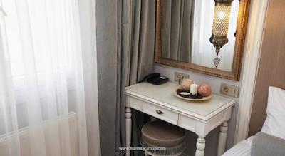 ریموند بلو هتل