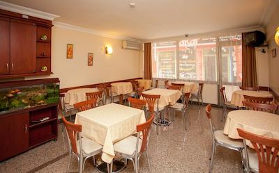 گلدن رست هتل