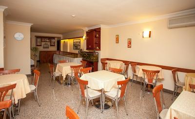 گلدن رست هتل