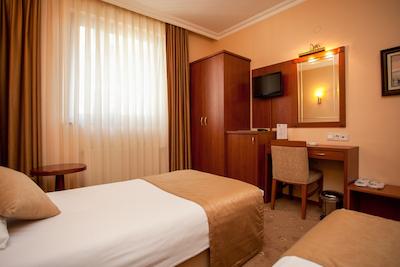 گلدن رست هتل