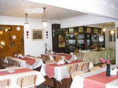 نزیه استانبول