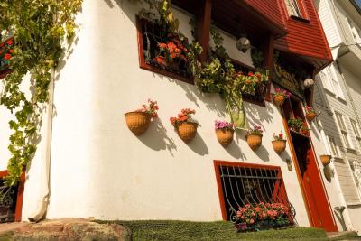 اسانس هتل-اسپشیال کتگوری