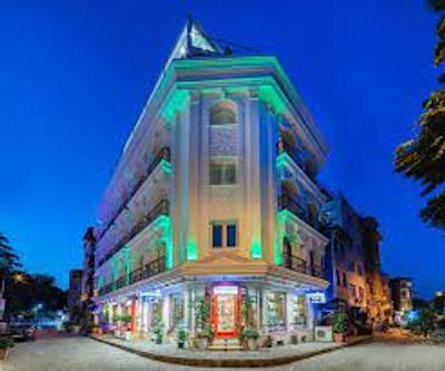 ‌مگنورا پالاس