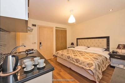 اینویکتوم رزیدنس